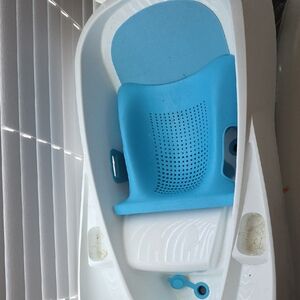 White and Blue Baby Bath Tub